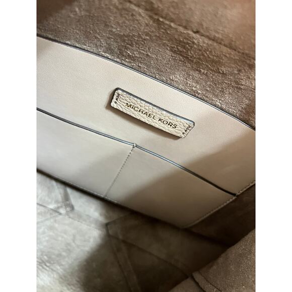 Michael Kors Junie Medium Pebbled Leather Backpack Truffle 30T8TX5B2L NWT main image 8
